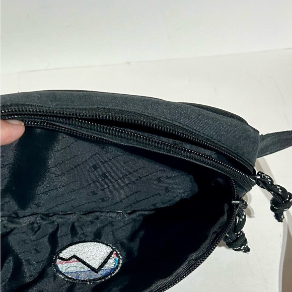 Champion Fanny Pack Zip Closure Waist Belt Dividers Black Adjustable Strap Clip - Picture 4 of 8